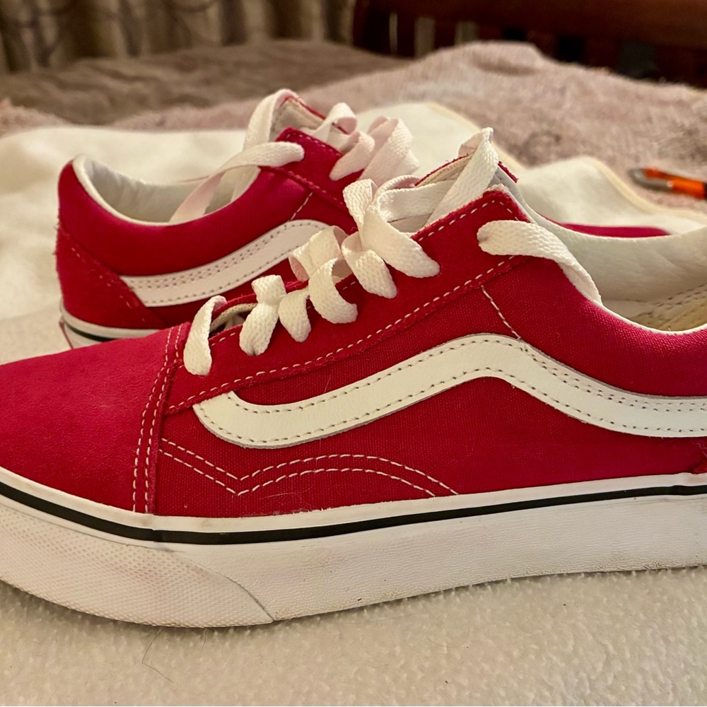 Vans Women’s Sneakers-Size 6 EUC Red White Classic Skater Alt Grunge Y2K Punk